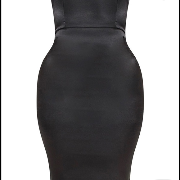 🎃Shape Black Satin Bandeau Midi Dress - Picture 4 of 7